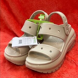 NWT Crocs Mega Crush Sandal Bone M6/W8